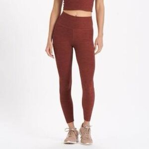 Vuori clean elevation leggings in a heathered red color, size M